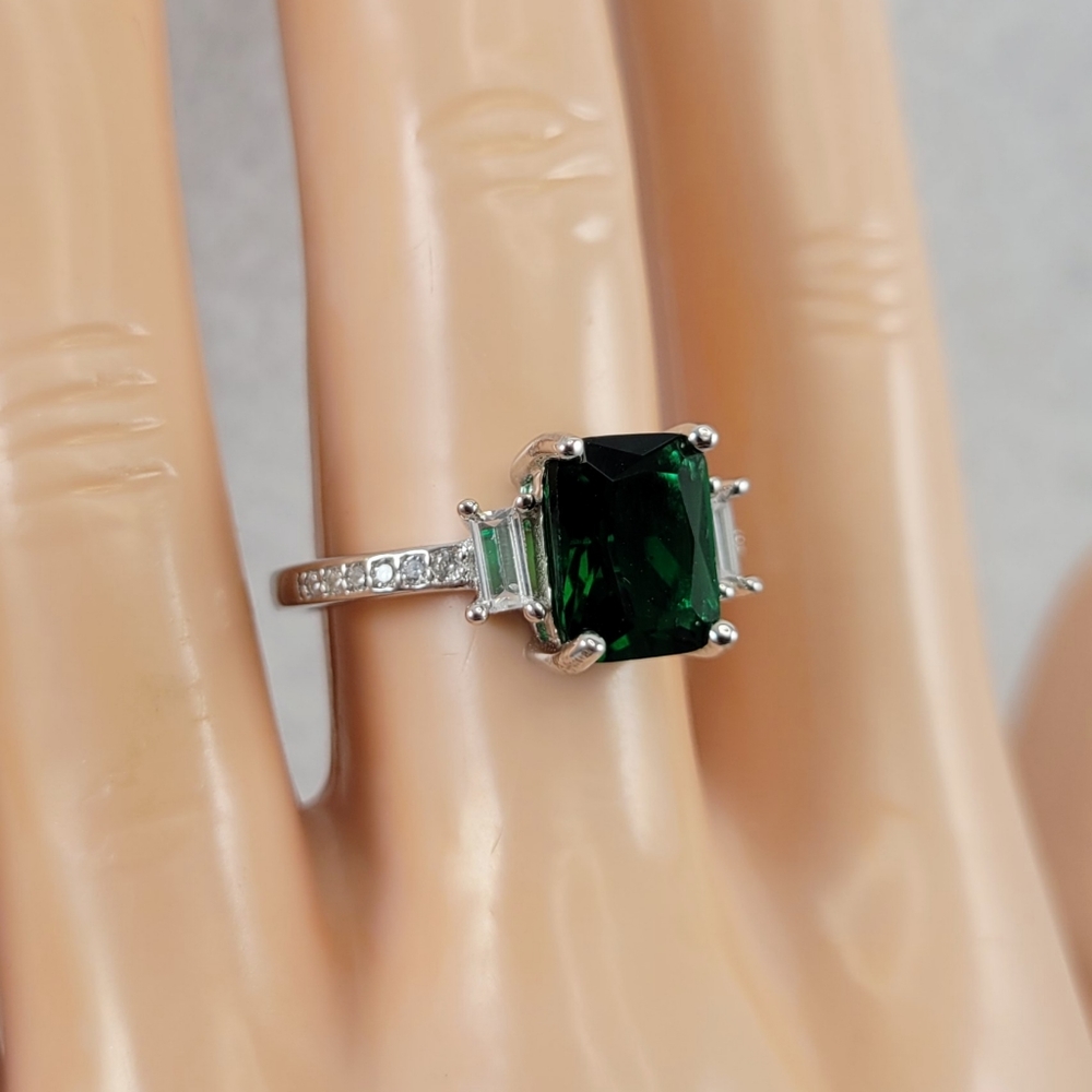 Sterling 2ct Emerald Ring - Picture 13 of 15
